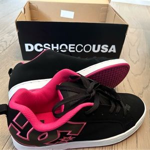 (Brand new) court graffik DC shoes